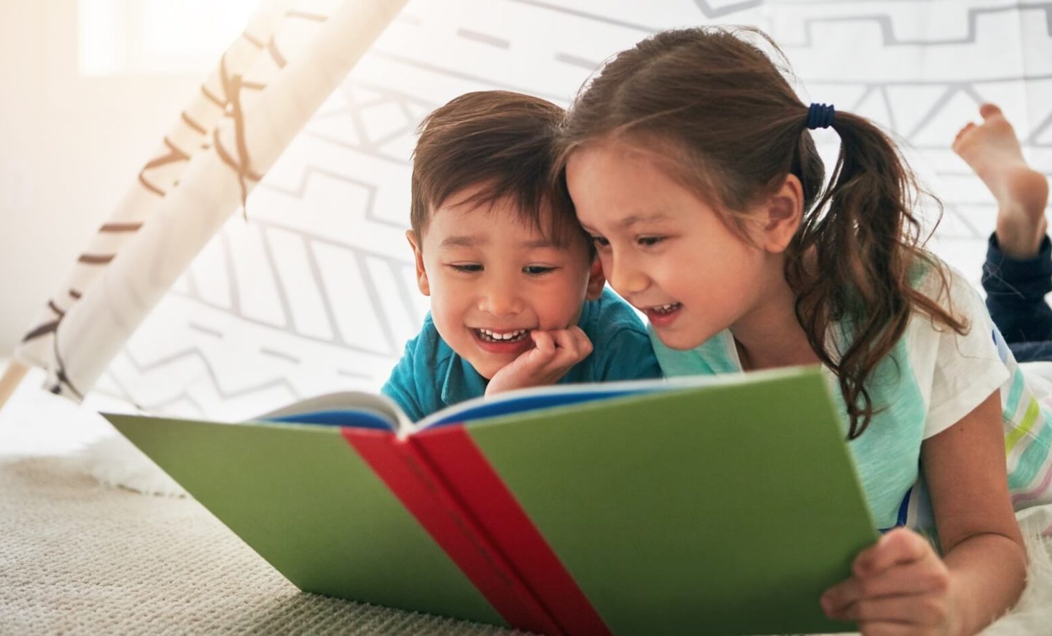 Kids-Reading-1520x920