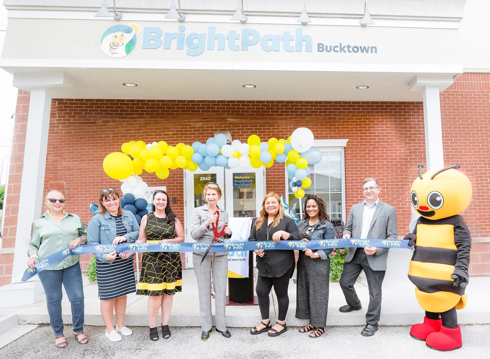 bucktown-ribbon-cutting