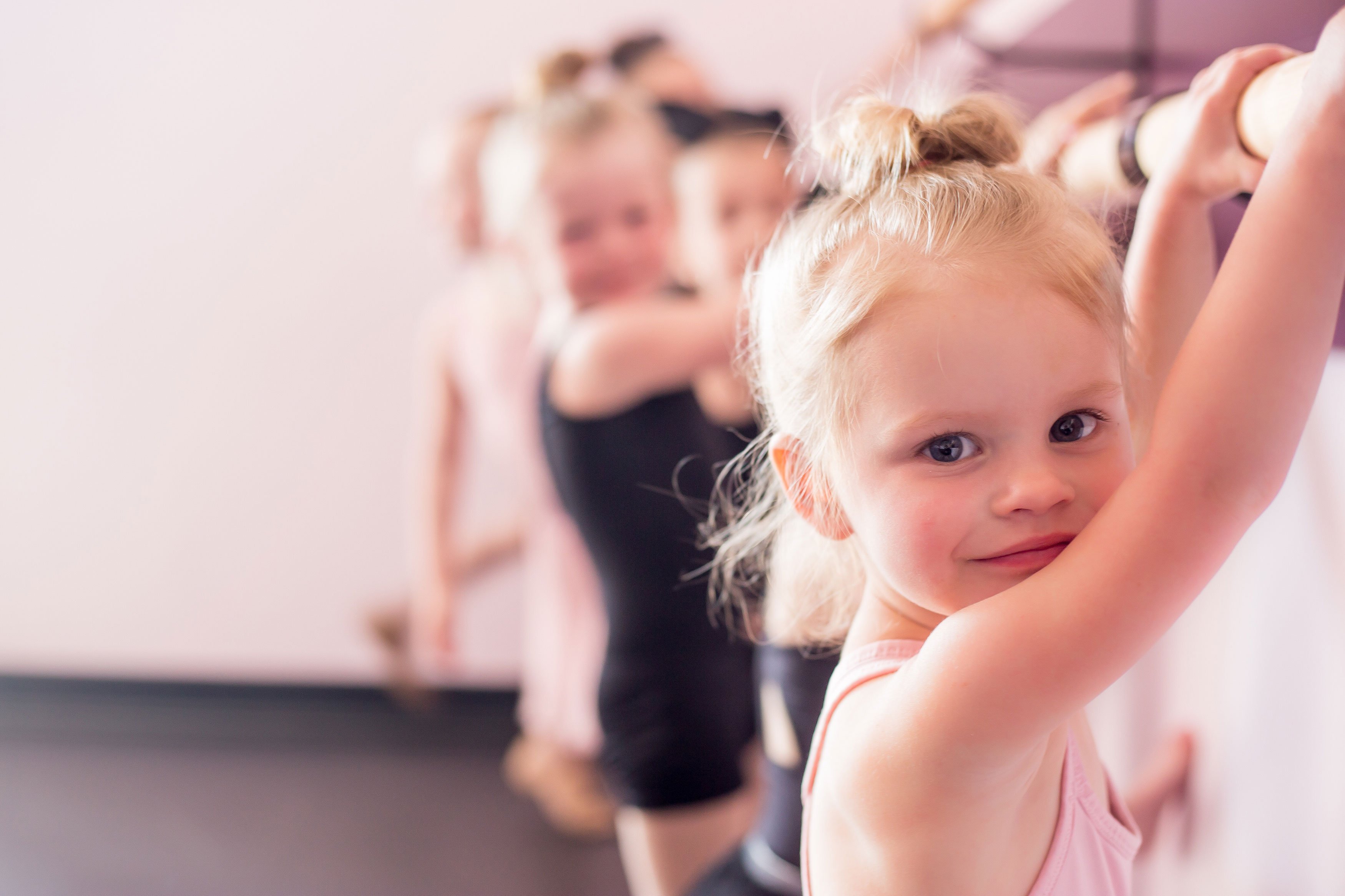tiny-dancers-at-a-ballet-barre-2024-12-06-14-53-14-utc